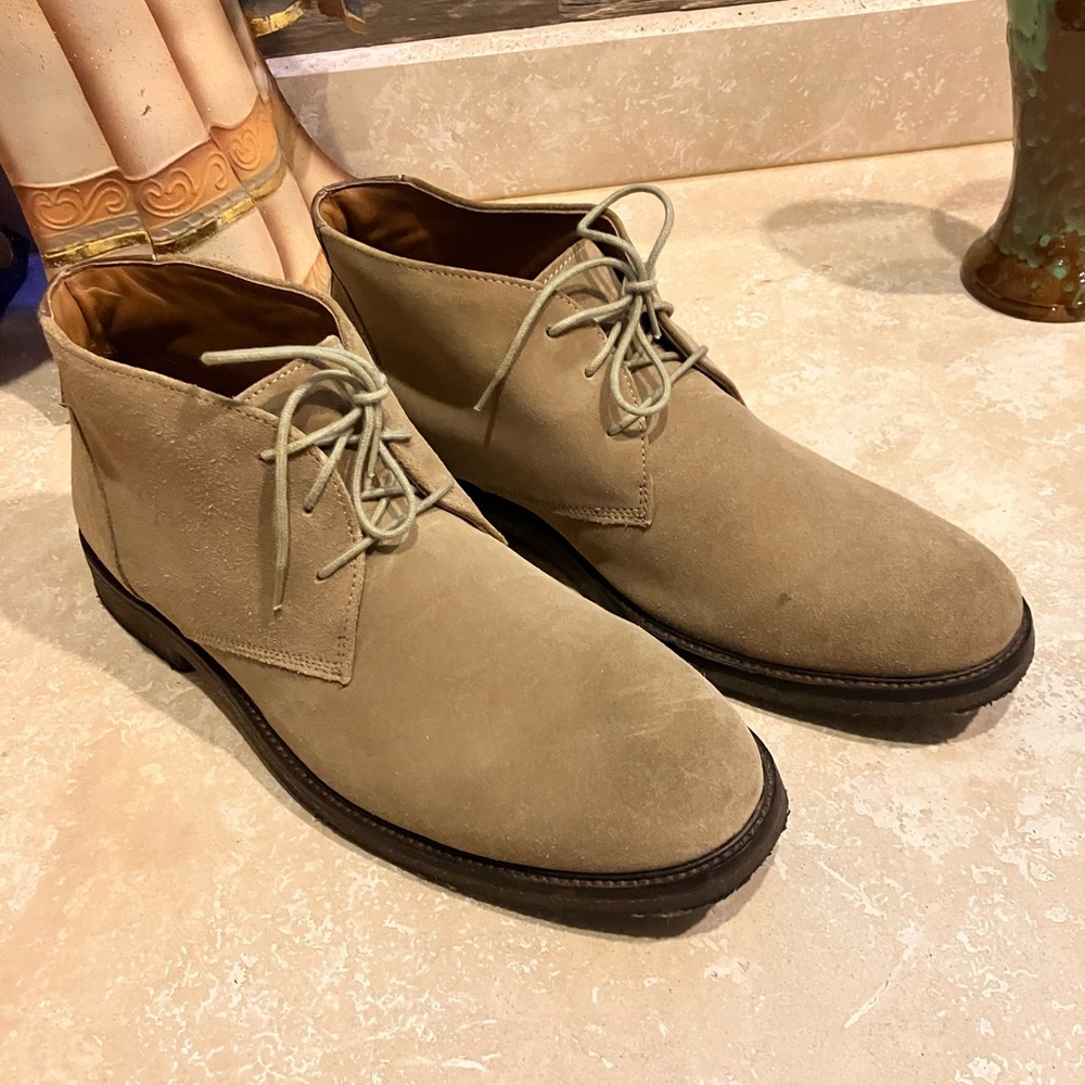 Johnston & Murphy Size 12M Tan Chukka Boots
